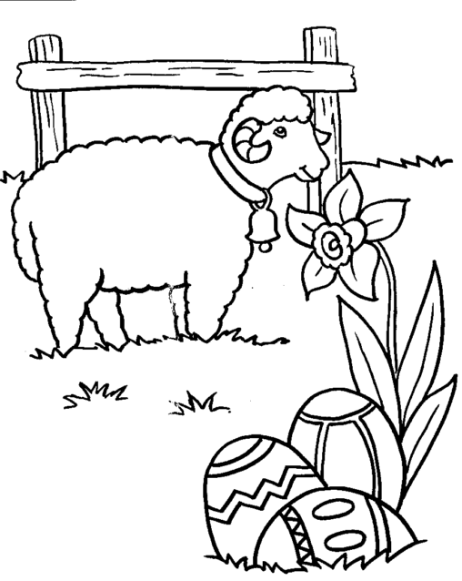 Kolorowanka Wielkanocna baranek stoi przy płocie na łące i spogląda na pisanki leżące pod kwiatkiem