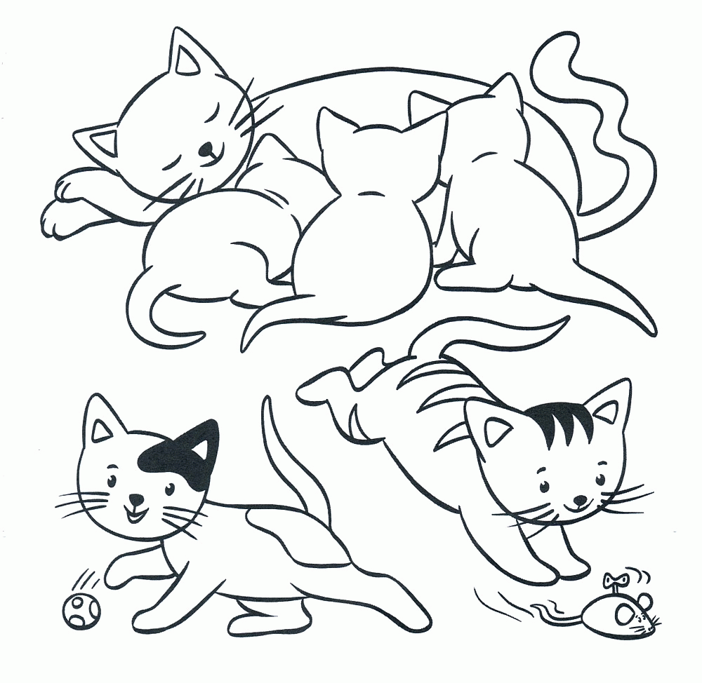 Kolorowanka kot matka leży i karmi młode kotki obok dwóch bawiących się kociaków